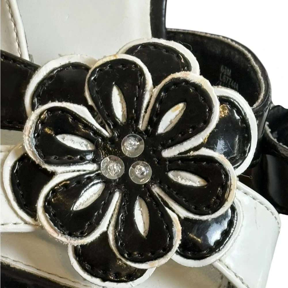 Dressbarn Black White Floral Accent Slide Heels Size 6½